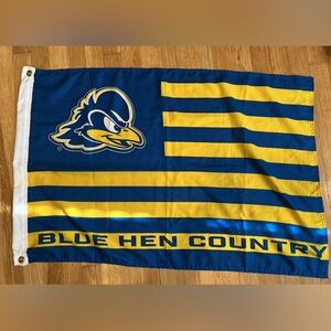 University of Delaware Blue Hen Country Flag